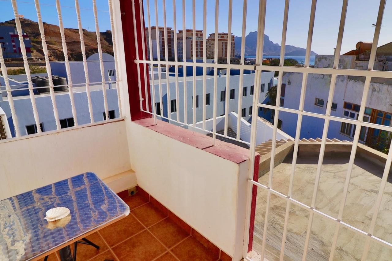 Residencial Che Guevara Bed & Breakfast Mindelo Dış mekan fotoğraf