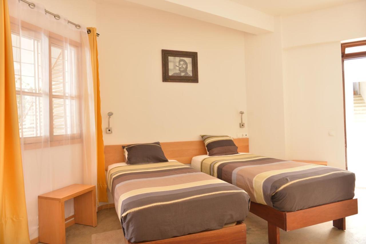 Residencial Che Guevara Bed & Breakfast Mindelo Dış mekan fotoğraf