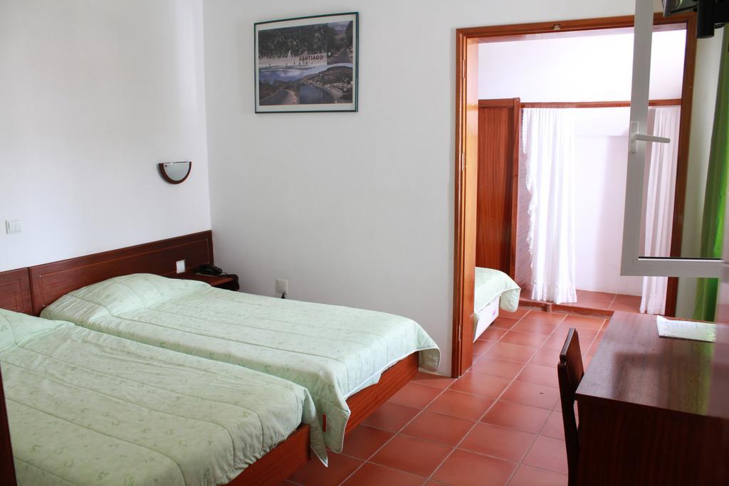 Residencial Che Guevara Bed & Breakfast Mindelo Oda fotoğraf