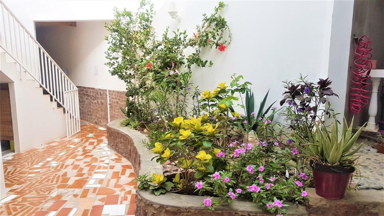 Residencial Che Guevara Bed & Breakfast Mindelo Dış mekan fotoğraf