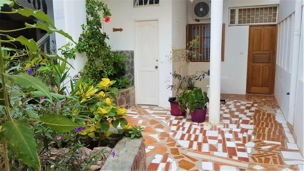 Residencial Che Guevara Bed & Breakfast Mindelo Dış mekan fotoğraf