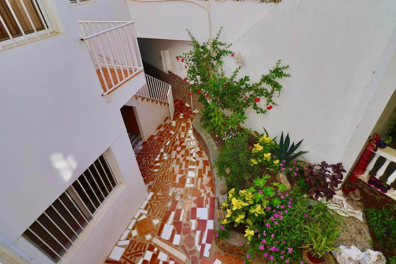 Residencial Che Guevara Bed & Breakfast Mindelo Dış mekan fotoğraf