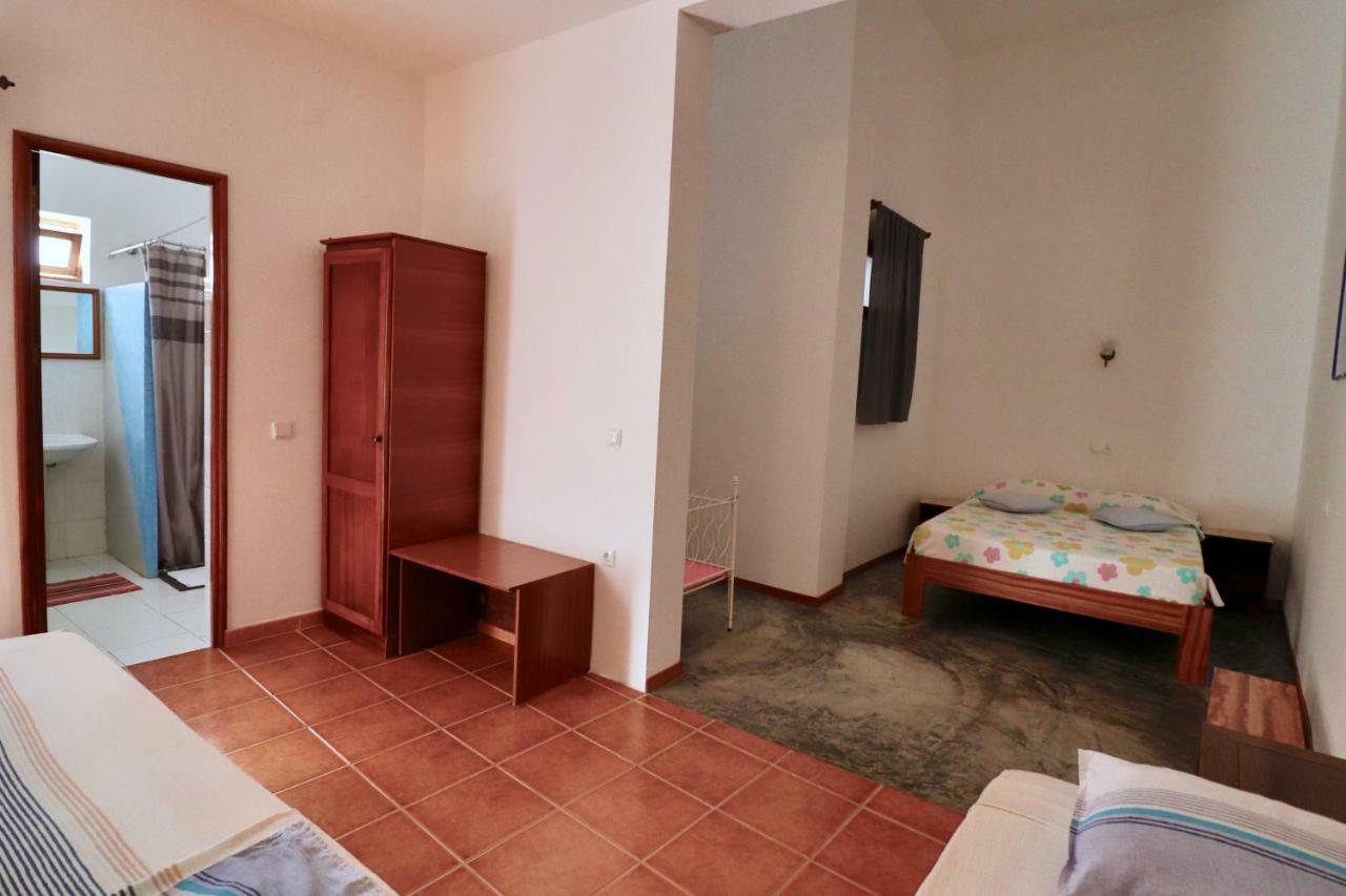 Residencial Che Guevara Bed & Breakfast Mindelo Dış mekan fotoğraf